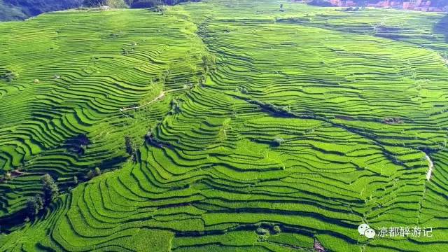 美麗的新民,星羅棋佈的小村莊,坐落在大山的深處,鑲嵌在雲貴高原的