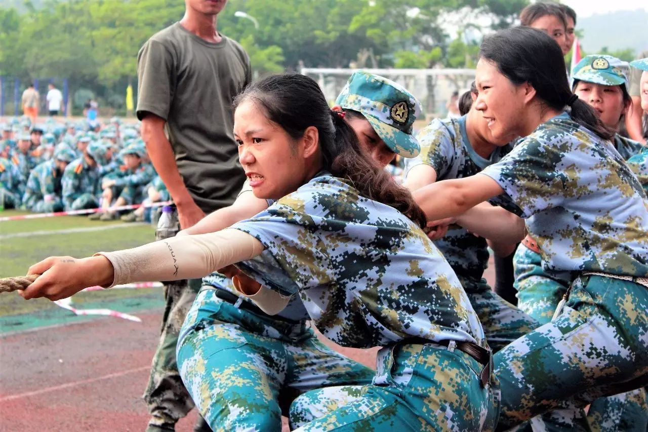 广东培正学院军训图片