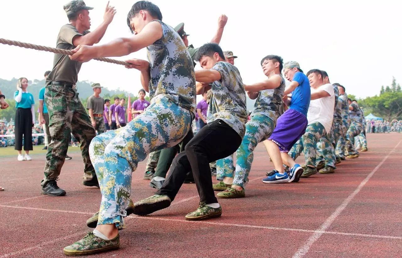 广东培正学院军训图片