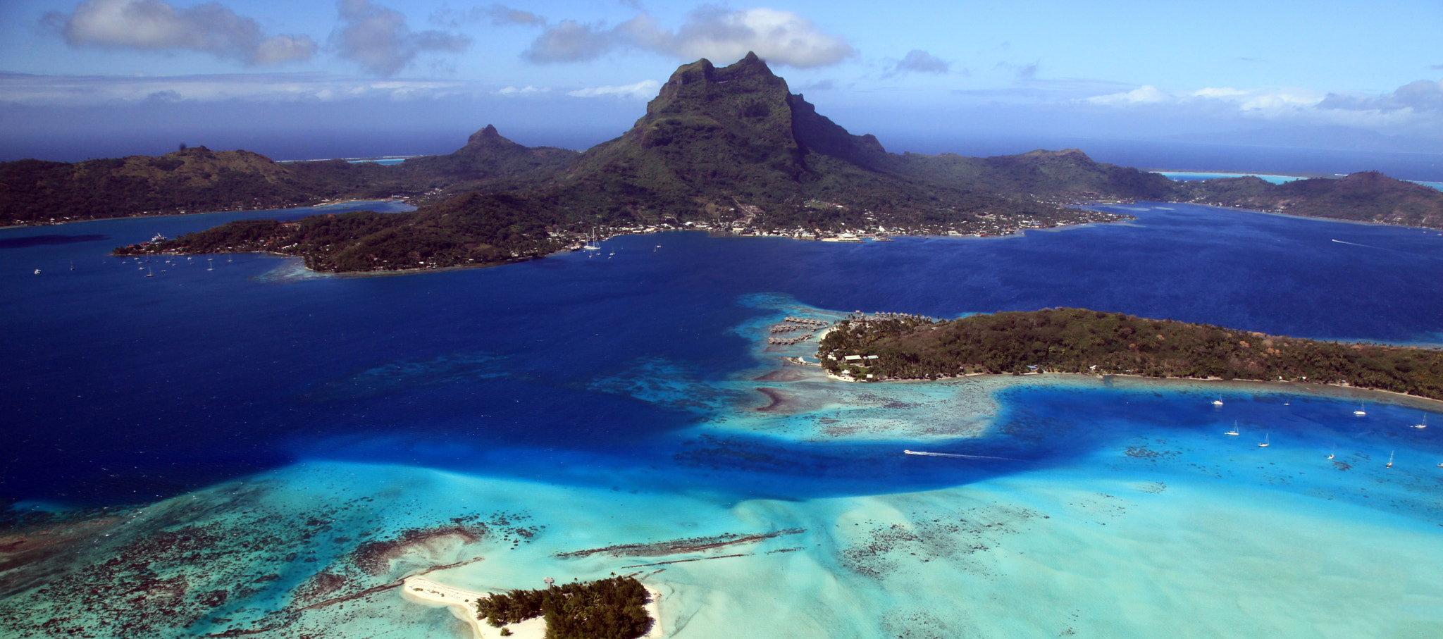 大溪地(tahiti)是南太平洋中部法屬玻里尼西亞社會群島中向風群島的最