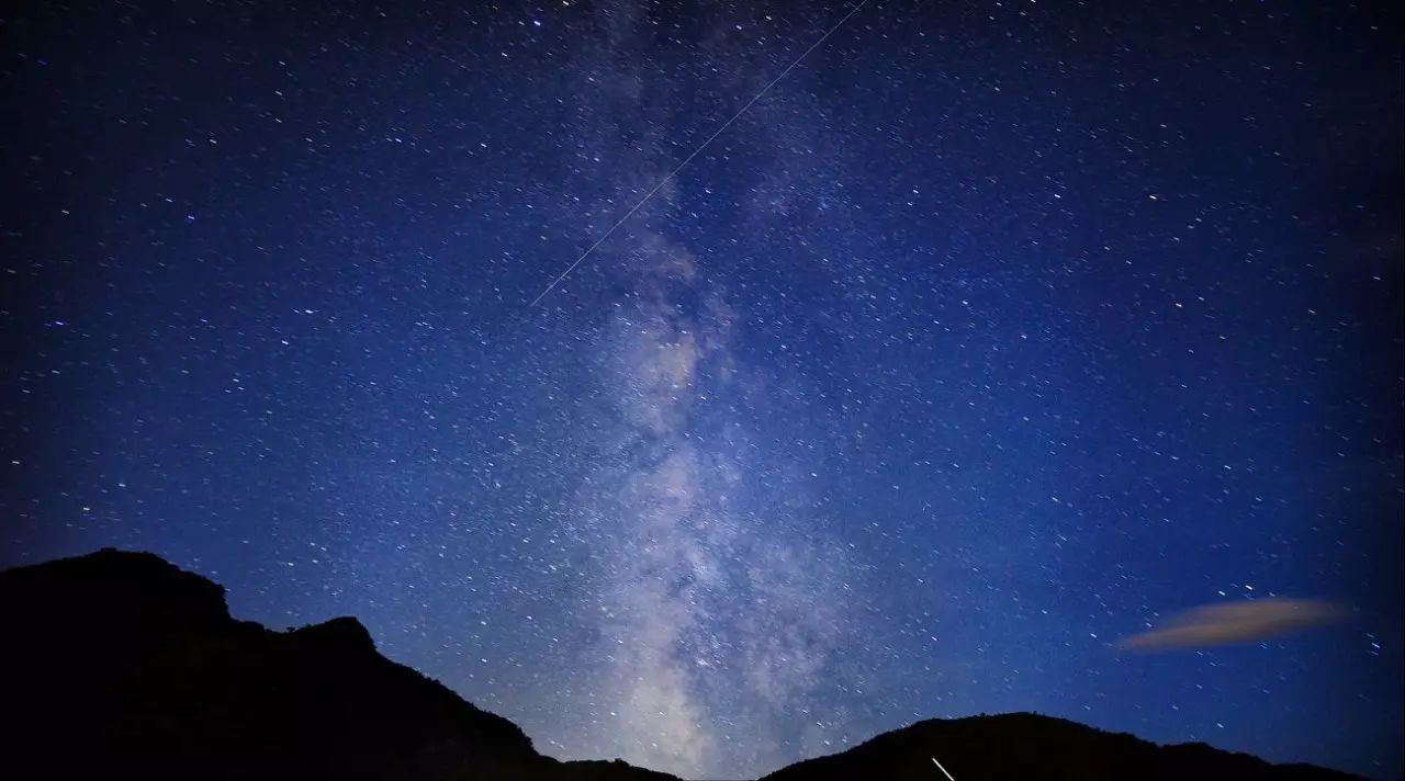 唐詩三百首 | 酬程延秋夜即事見贈