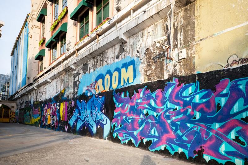 流连上海最老牌的涂鸦圣地m50创意园里的墙壁会说话
