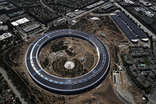 美国硅谷高科技公司云集图为苹果公司新总部(斜号)