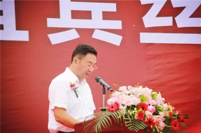 宜宾市国资委主任,丝丽雅集团公司董事长冯涛表达了长期以来各级政府