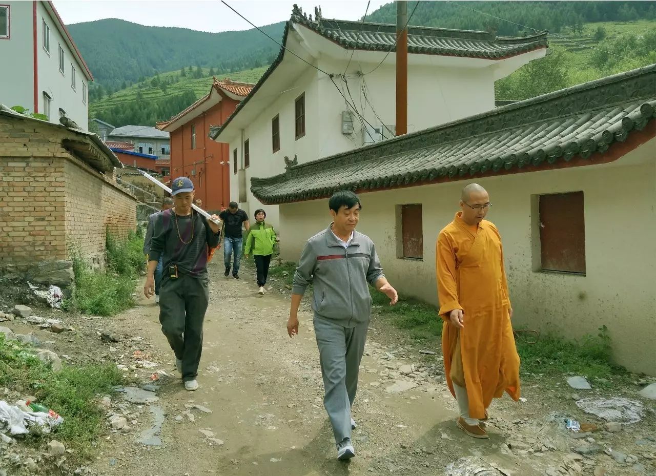 五台山静音寺义工图片