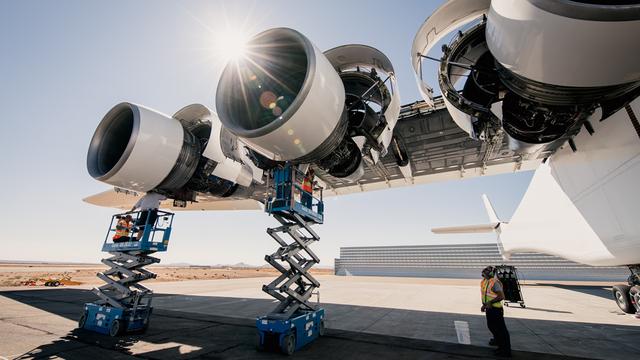 全世界最大的飞机成功完成航空发动机测试