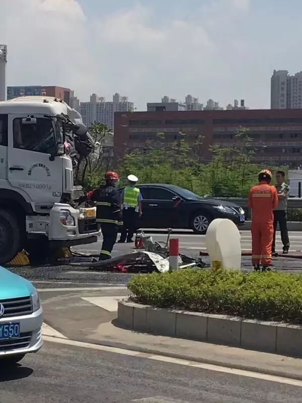 广东珠海昨天最新车祸图片