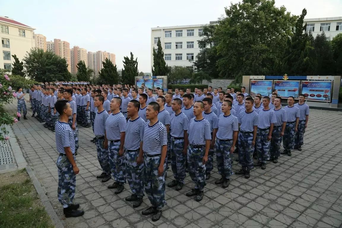 青岛潜艇学院义务兵图片