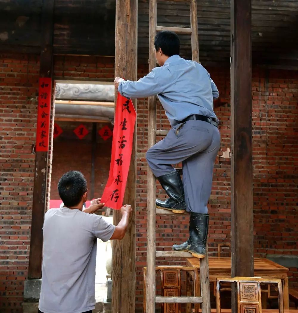 翩若惊鸿 宛若游龙丨诗礼人家的"上梁"对联,是一道千年乡愁的诉说!