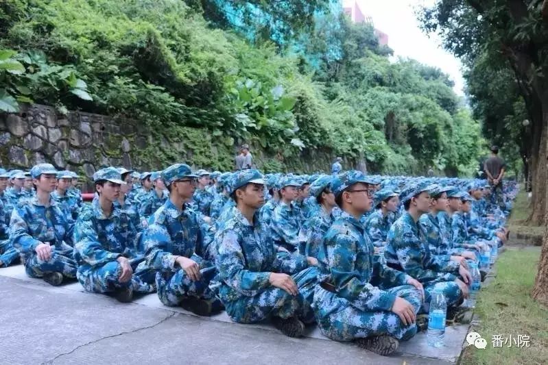 番職最美軍訓照之第八期|哈哈,聽說今天求雨成功哦