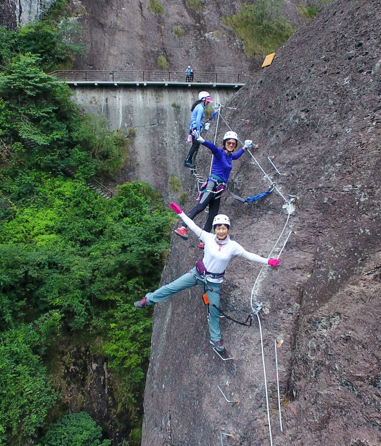 比張家界天門山玻璃棧道要驚險好多倍的旅遊項目落戶浙江神仙居