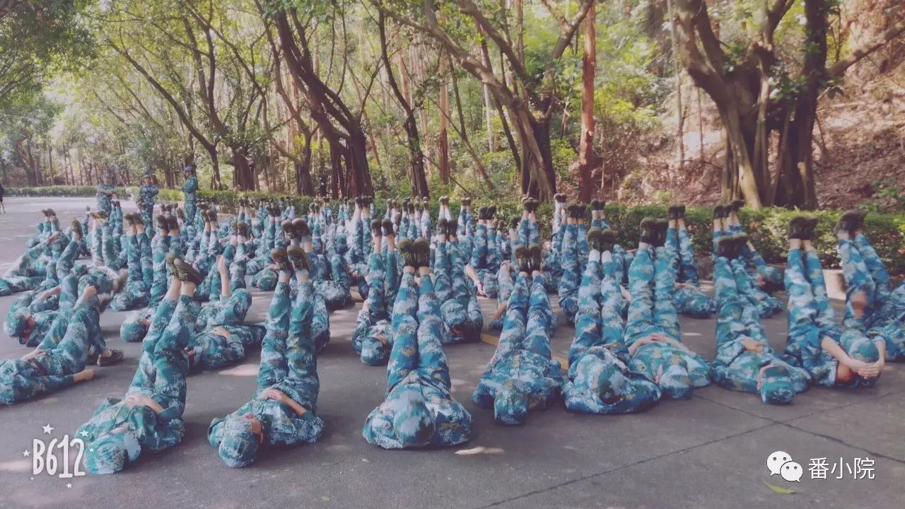 番職最美軍訓照之第八期|哈哈,聽說今天求雨成功哦