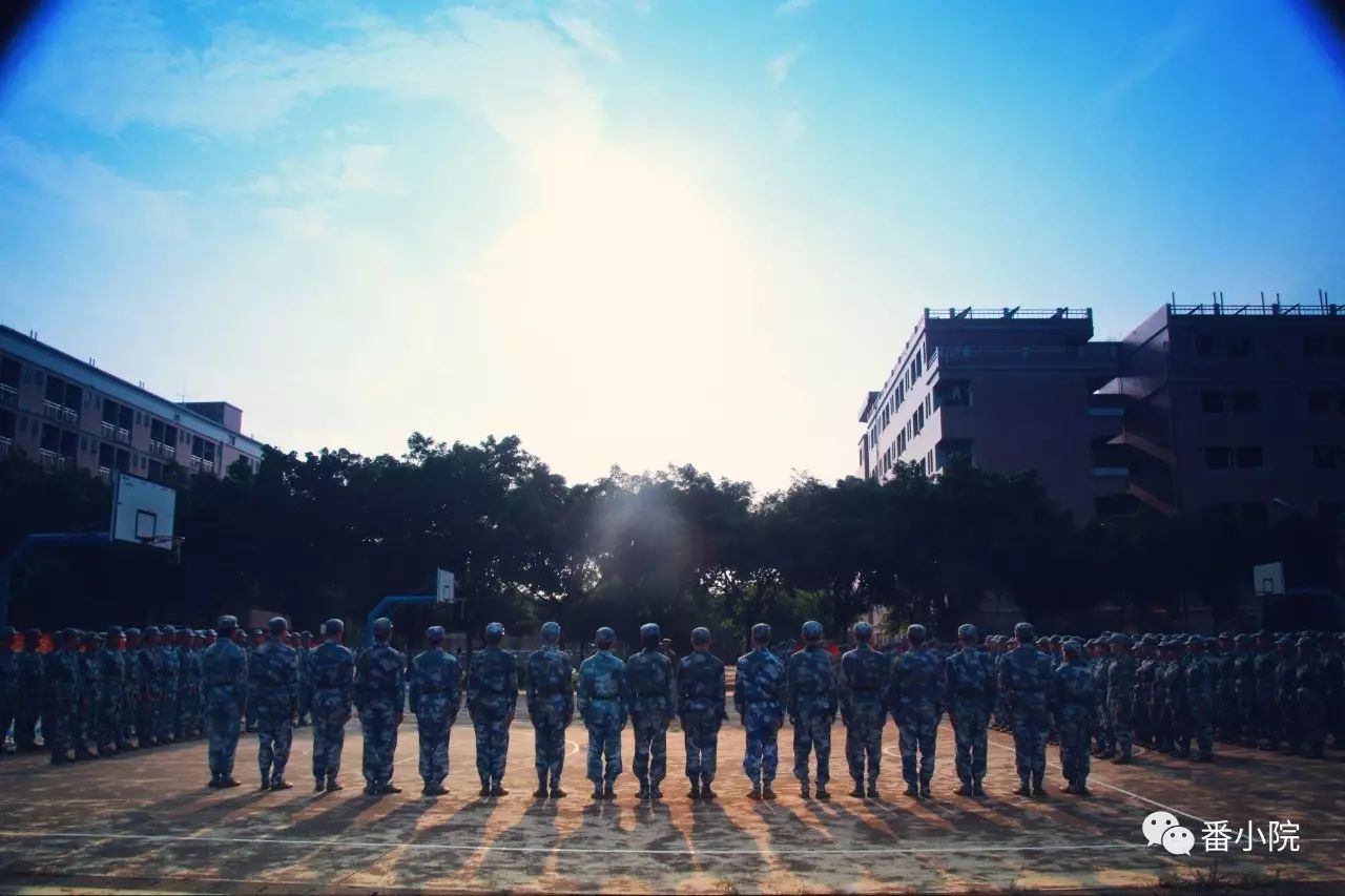 番職最美軍訓照之第八期|哈哈,聽說今天求雨成功哦