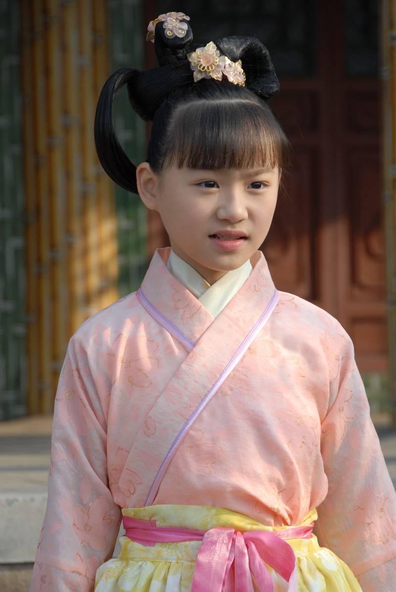 3岁出道,她是第一个载入中国党史资料库女童星,还是音乐天才!