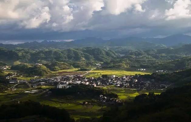 白雲鄉位於永泰,閩侯,閩清三縣交界處,驅車從福州至此大約一個半小時.