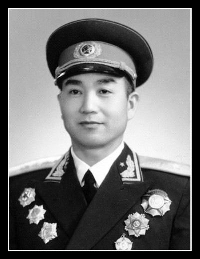 湖南华容籍现役将军图片