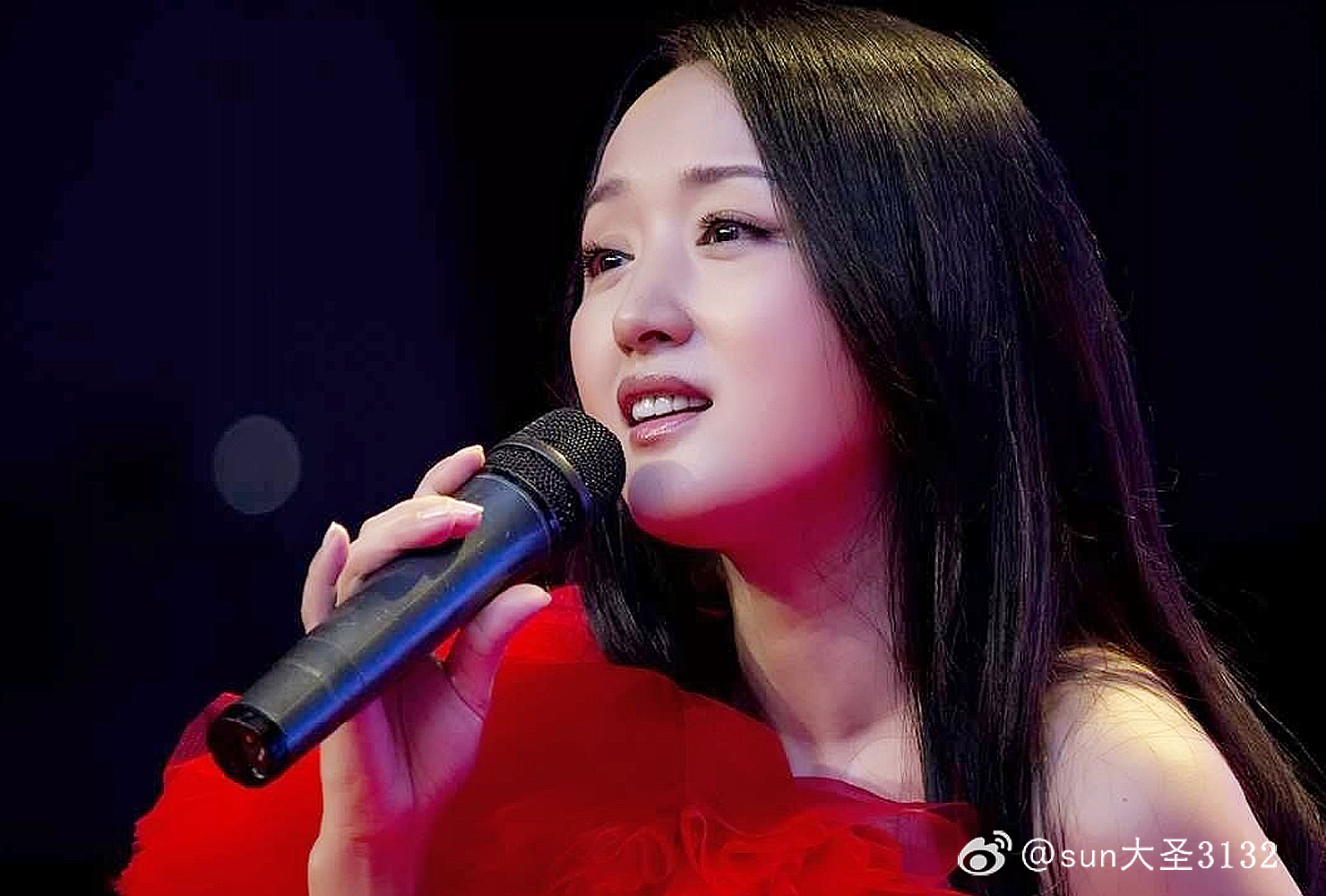 杨钰莹壁纸最美图片