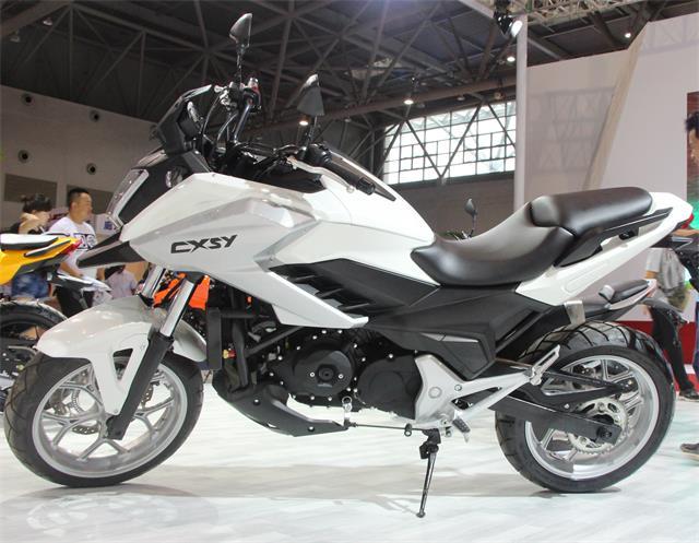 cx650,水冷电喷动力创新三阳携多款摩托车登场亮相