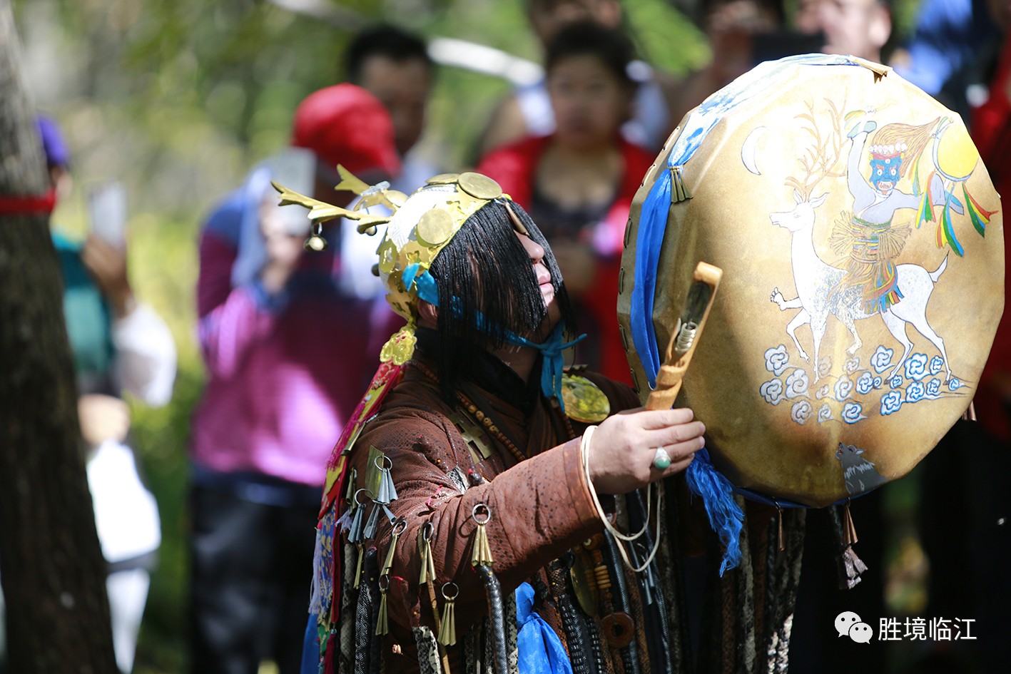 薩滿祭祀中,依照祭祀內容要求,模擬成各種動物或神怪.