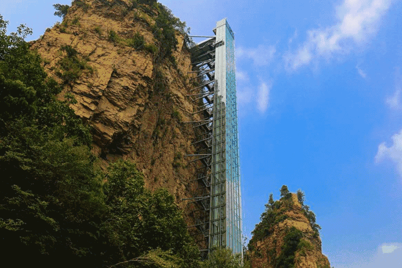 腾龙观光电梯斜长1000米,高差180米,全玻璃全视野观光缆车,美景尽收