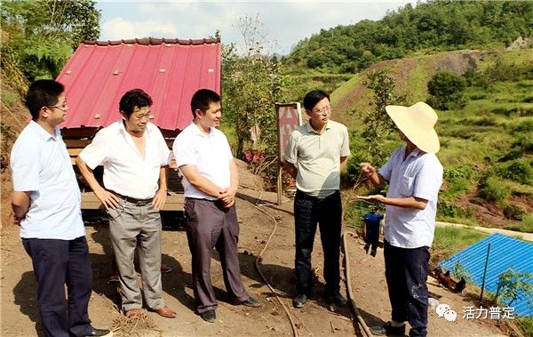 9月23日,普定县委副书记,县长赵开运到马场镇那细村,马场村,黄店村