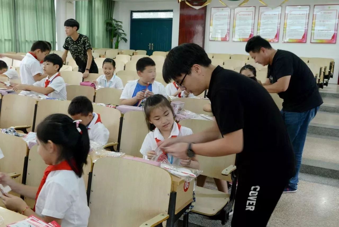 宁波奉化岳林中心小学图片