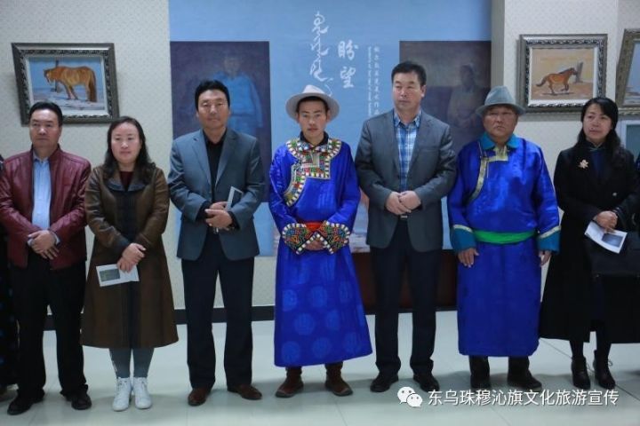 东乌旗博物馆举办了"盼望"额尔敦孟克美术作品展