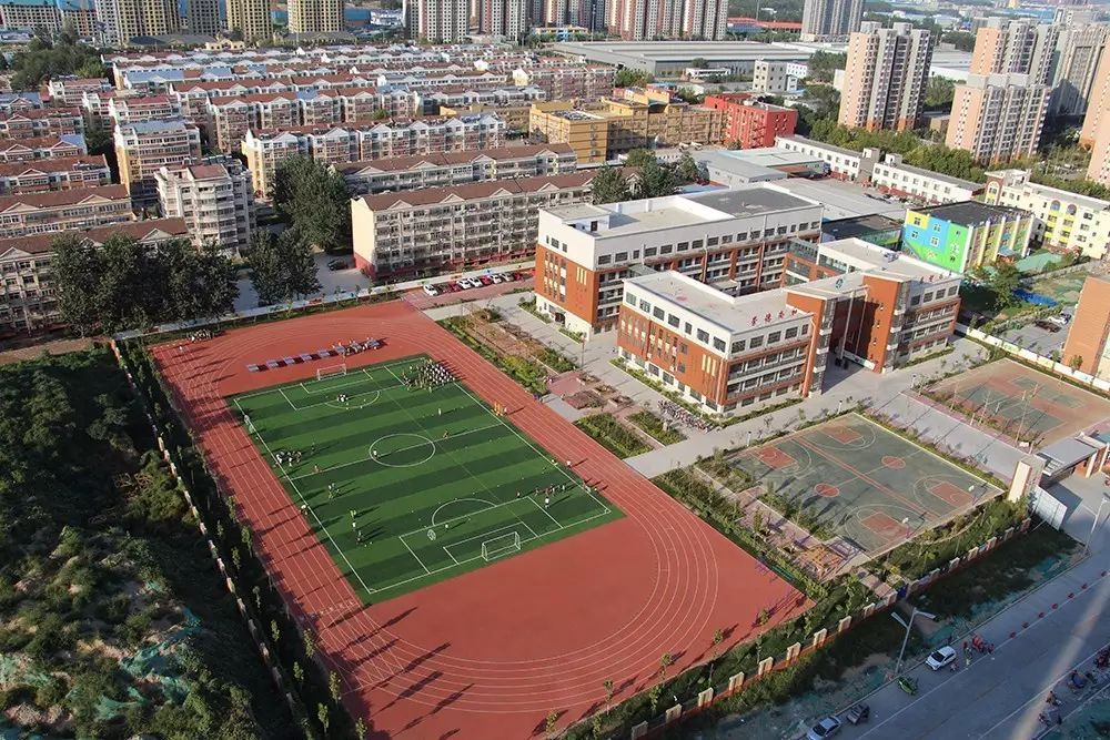 开发区实验小学北校区已投入使用●施工中的辛屯小学●绿城·跋合