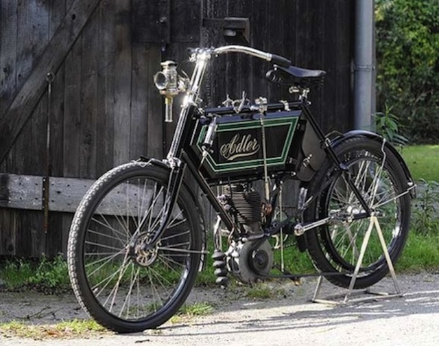 一百年前的古董摩托車--adler1902,單缸3馬力,現在收藏10w美金