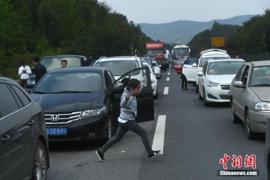 堵车(资料图 陈超 摄