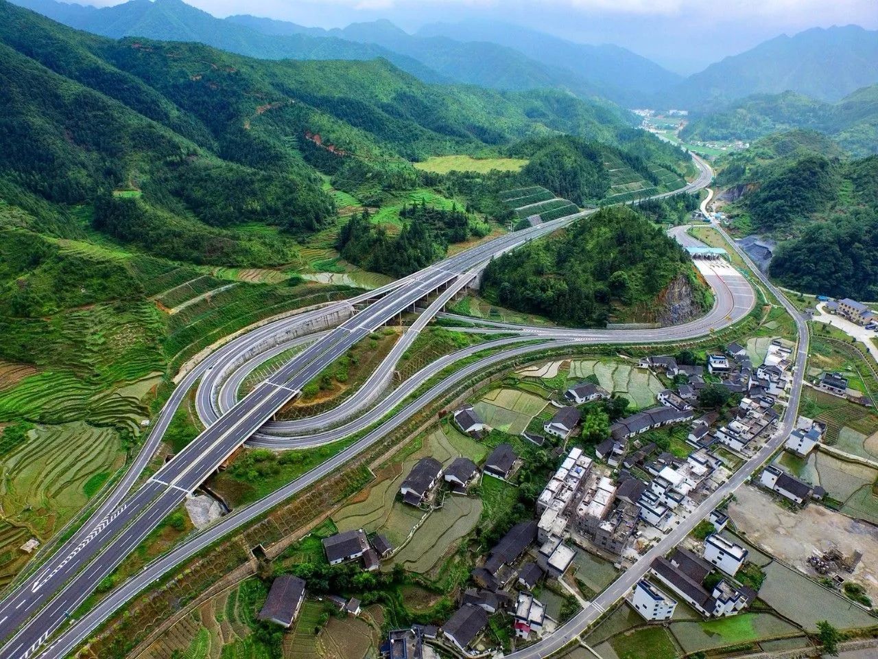 桂东至兴国高速公路图片