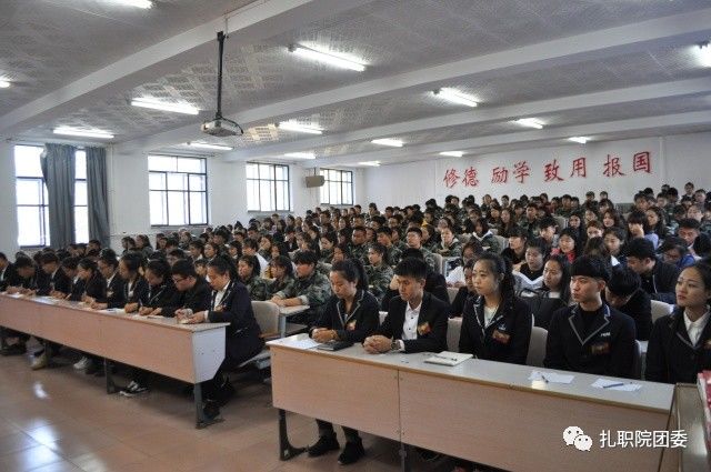 农业工程系孙昶旭和学联副主席张教育 正文