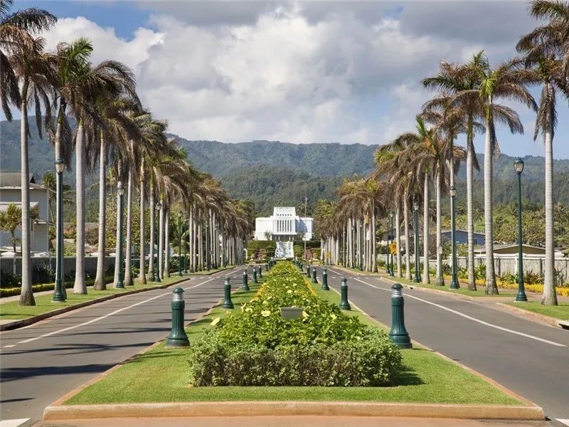 坐标:laie, hawaii杨百翰大学夏威夷校区距离檀香山的繁忙地段只有35