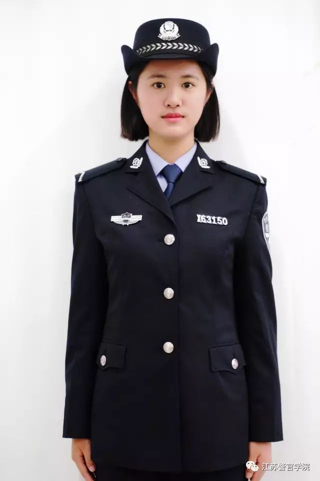 2021年新式警服常服图片