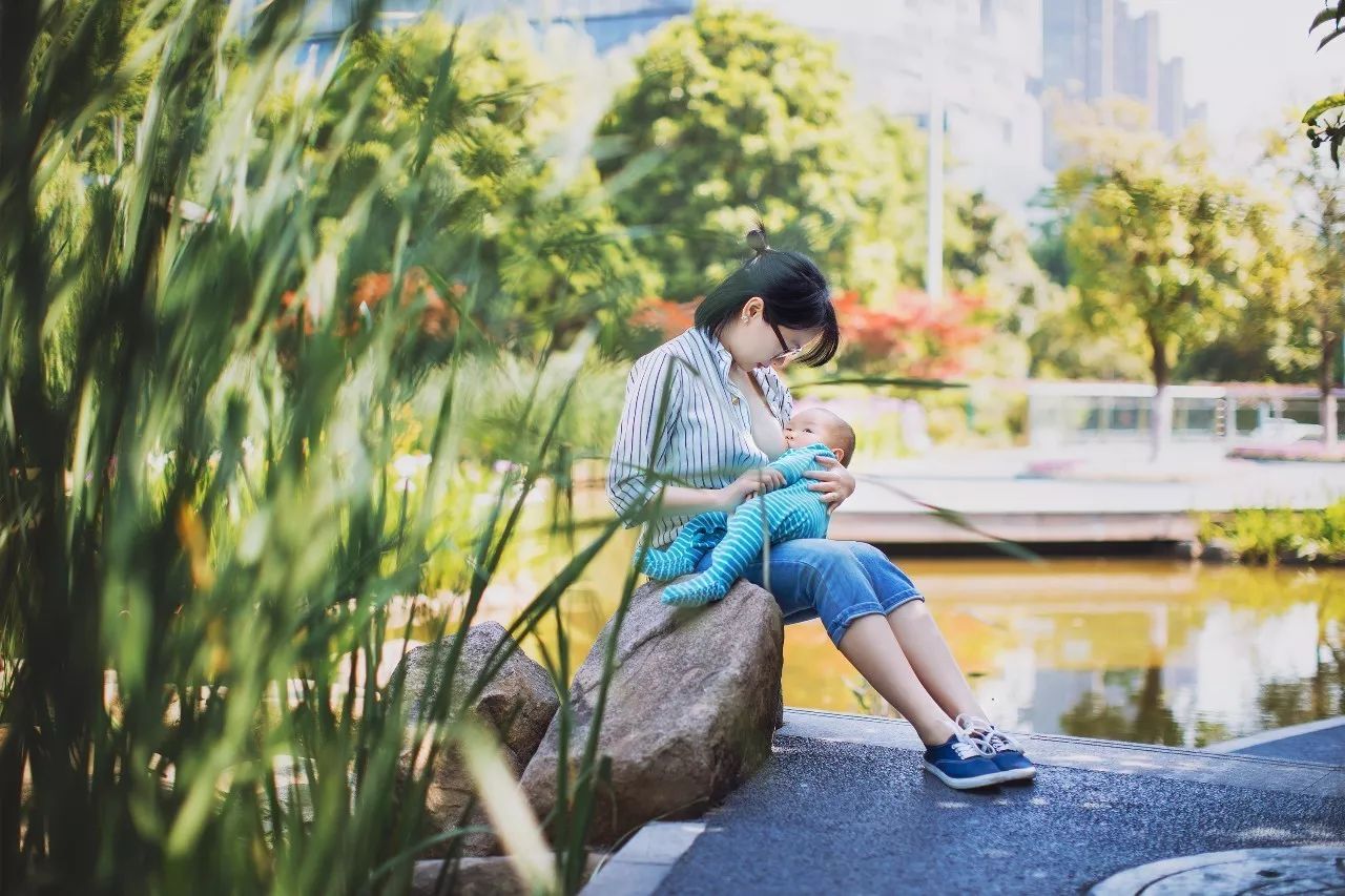 公共場所的母乳餵養|breastfeeding in public ( i )