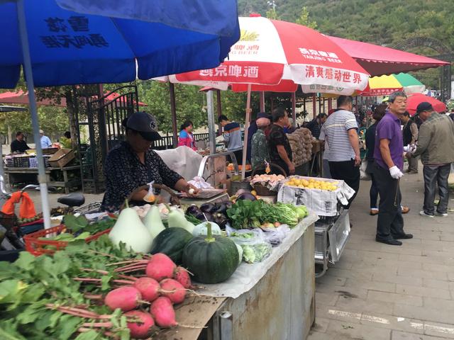 自驾门头沟,发现一早市,吆喝声,谈笑声,分分钟找回儿时记忆!