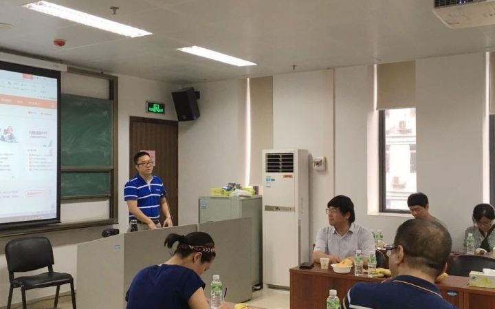 筑巢引凤广纳贤才数学学院举办新教工座谈会