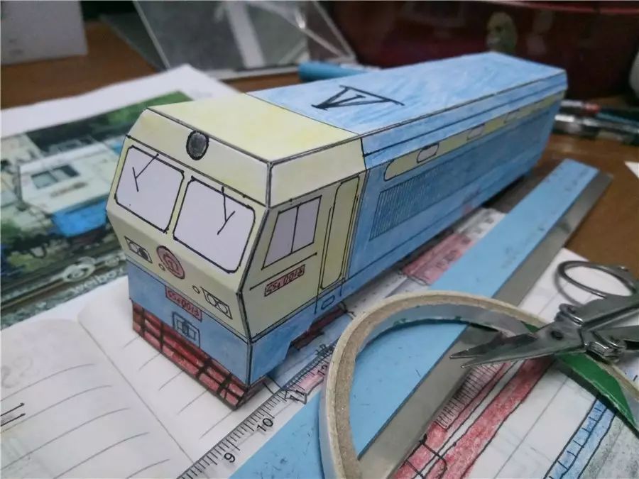 幼儿园用卡纸制作火车图片