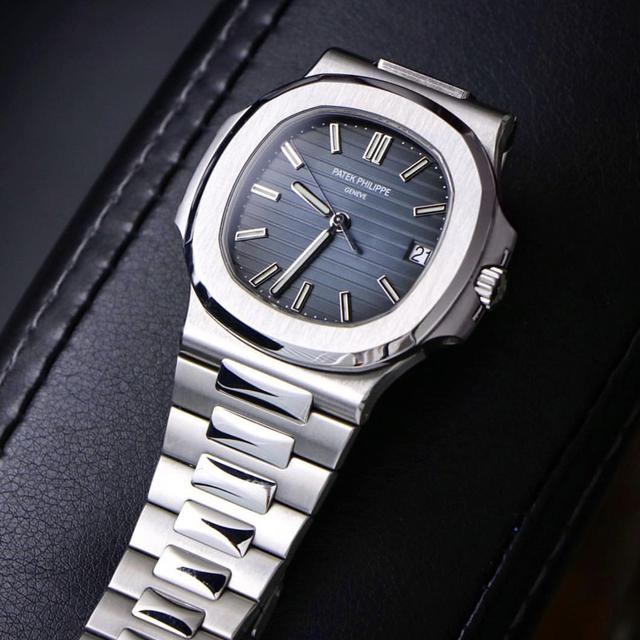 一支 30万元的 不锈钢表：Patek Philippe 百达翡丽 5711/1A 鹦鹉螺 评测介绍