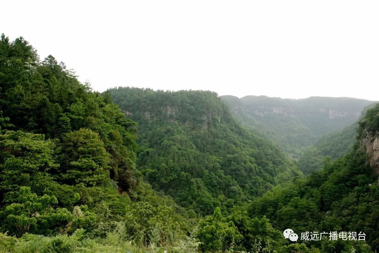 第二天游览凤凰古砦及石牛山古砦群(关马沟,凤凰寺,雷家沟,石牛山