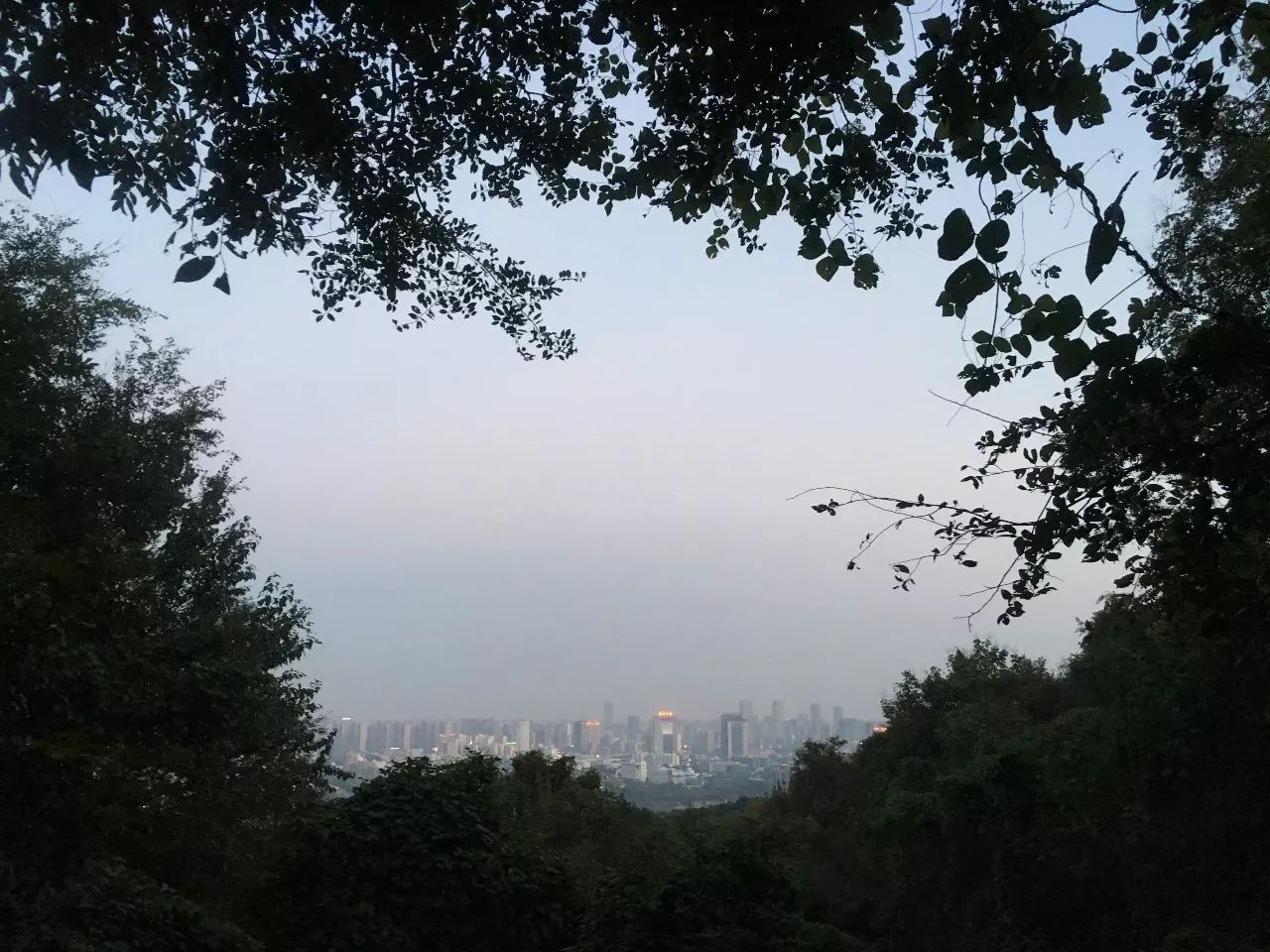 夜訪大蜀山