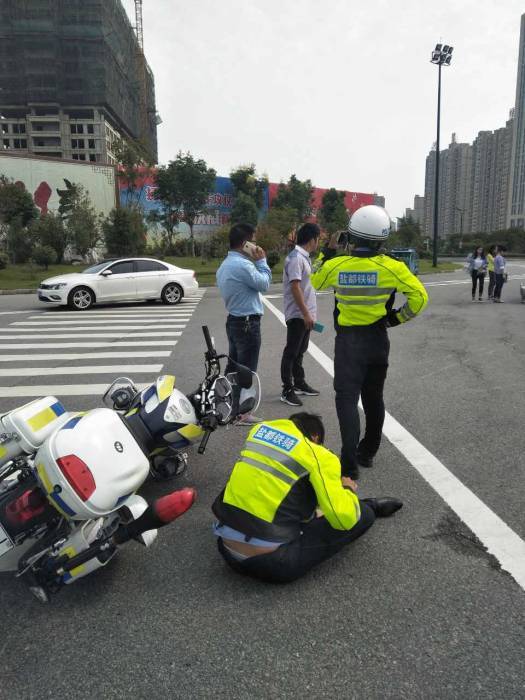 盐城车祸头都撞掉了图片