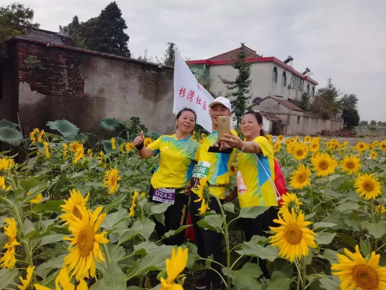 這條賽道也串起了潤揚森林公園,沉箱亭,瓜州古渡口,葵園等眾多瓜州的