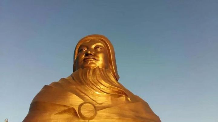 乌海市成吉思汗雕像图片