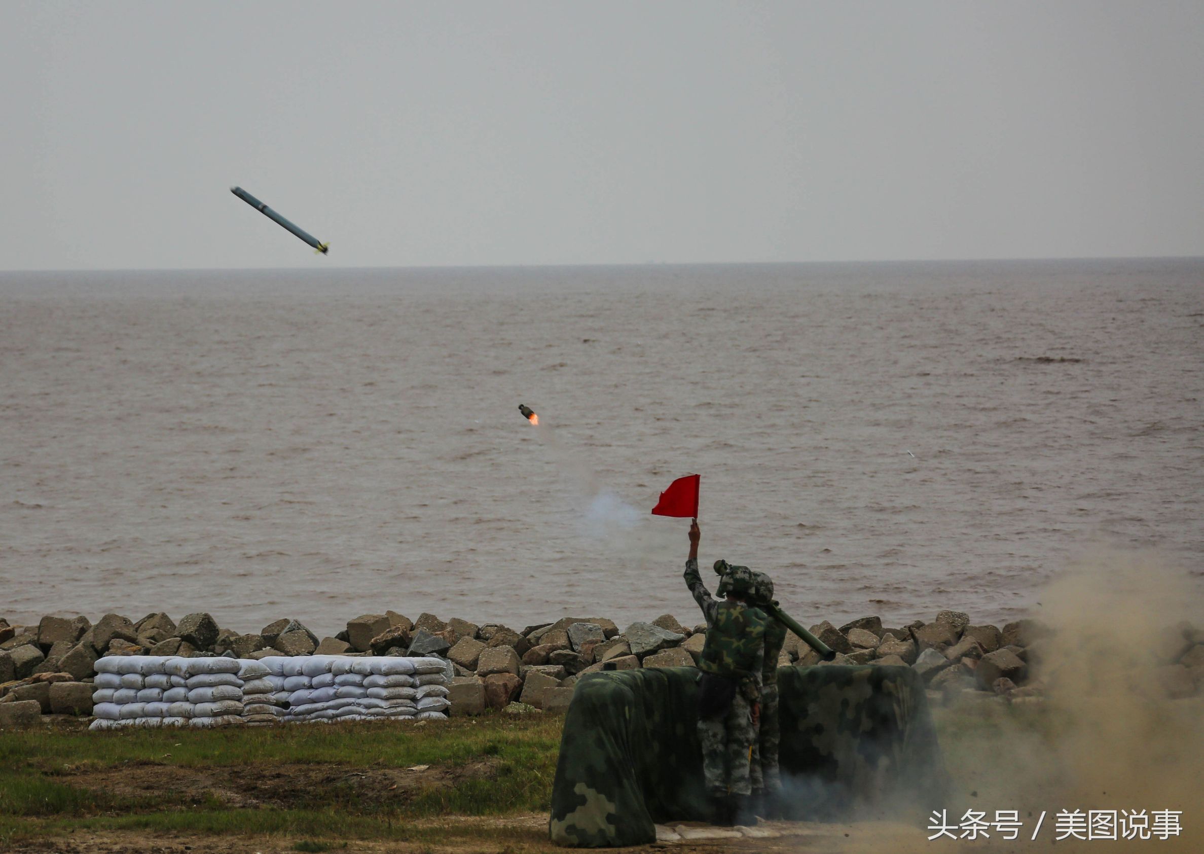 飞弩6肩扛式防空导弹图片