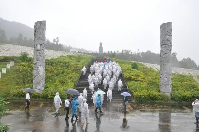 通江驚現近100名紅軍到底咋回事兒