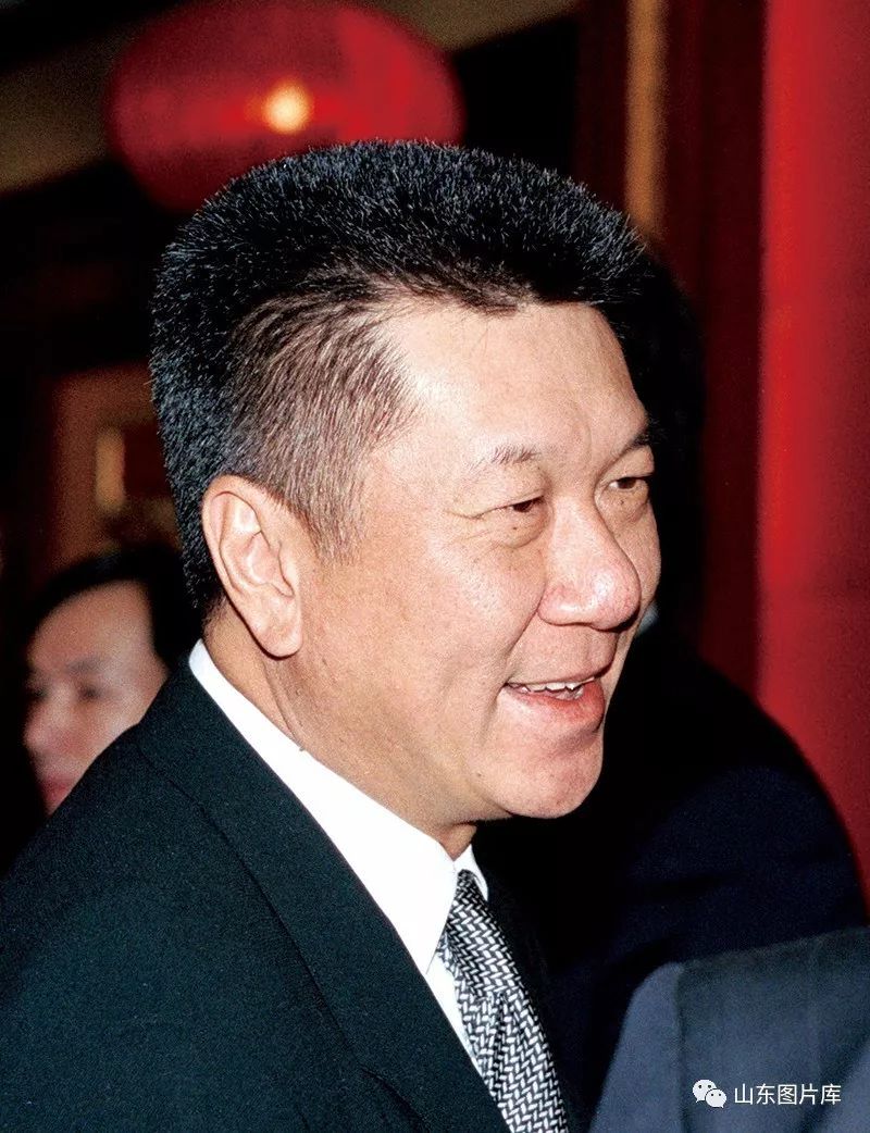 澳门总督韦奇立(1999年)马万祺在家中(1998年)热切期待(1995年)同庆
