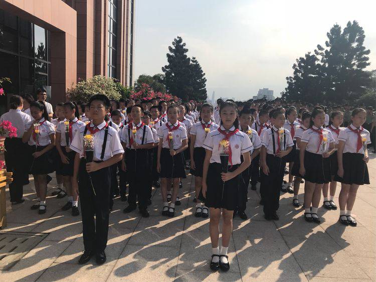 缅怀革命先烈 弘扬民族精神,福州二十二中学生代表参加烈士纪念日公祭