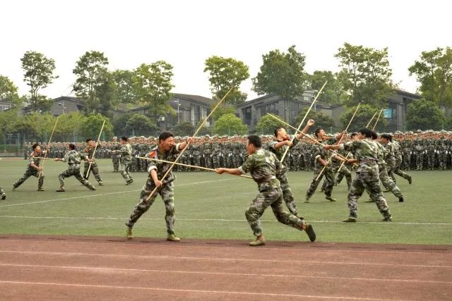 軍訓匯演今天的你意氣風發