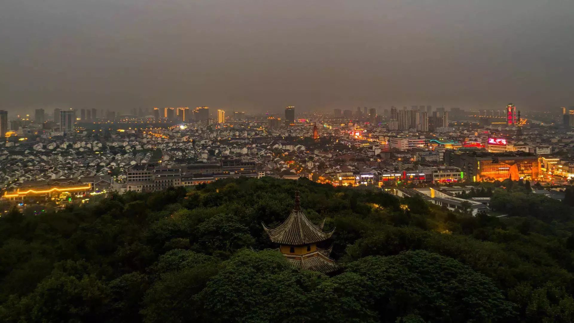 景观带,市第二人民医院住院部大楼,西门大街沿线景观及建筑,虞山城门